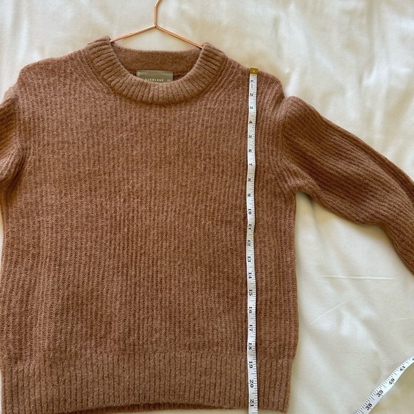 Everlane | the Alpaca Crew Sweater FLAW - Picture 3 of 11